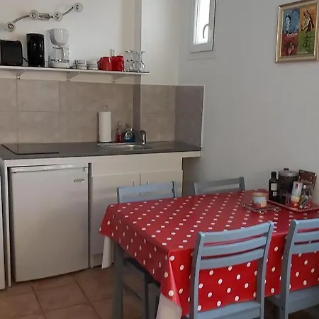 L'appartement de l'église Saintes-Maries-de-la-Mer Esterno foto