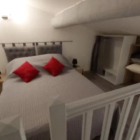 L'appartement de l'église Saintes-Maries-de-la-Mer Esterno foto